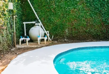  משאבת חום לבריכה- עונת רחצה כל השנה